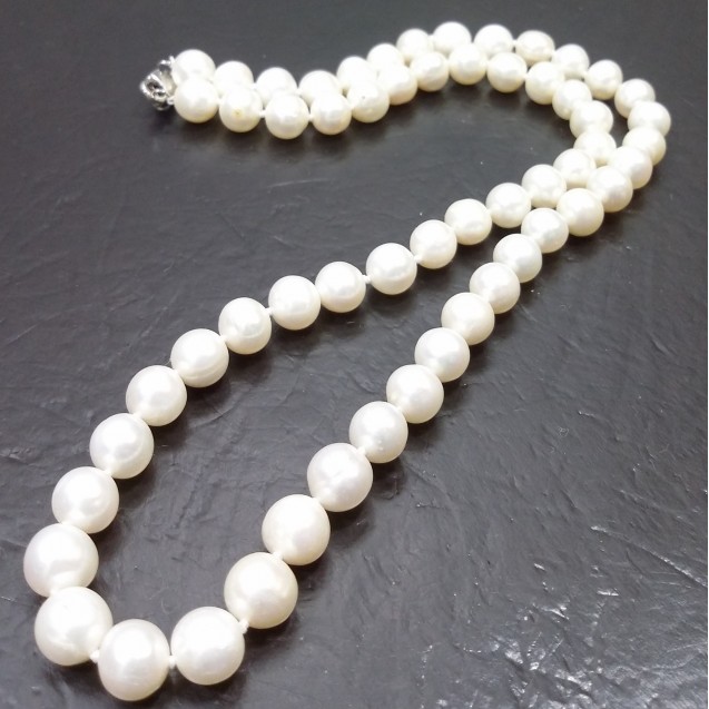 Elegant White Fresh Water Round Pearl Necklance
