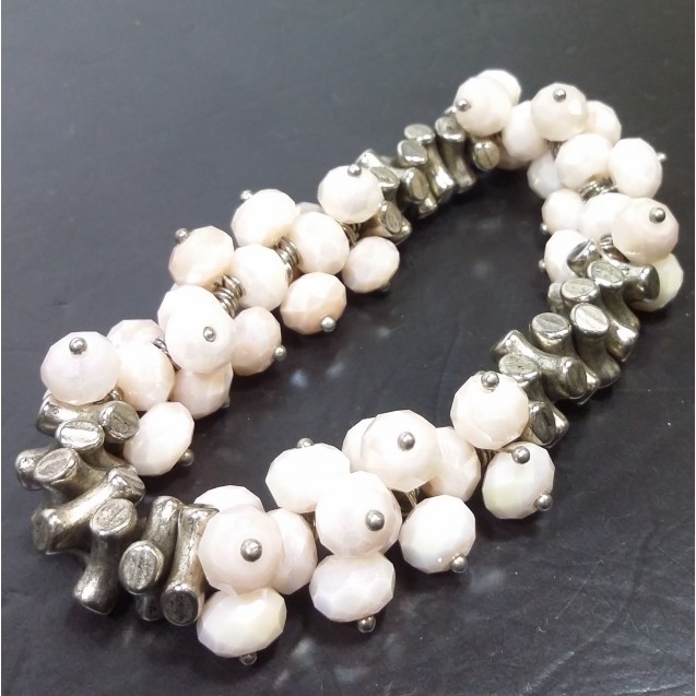 Virginia Vintage Creamy White Quartz Chalcedony metal pillars elastic bracelet 