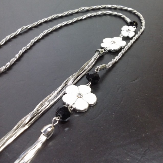 Virginia Elegant Paint Lacquer Clear Topaz Crystal Flower Necklance 